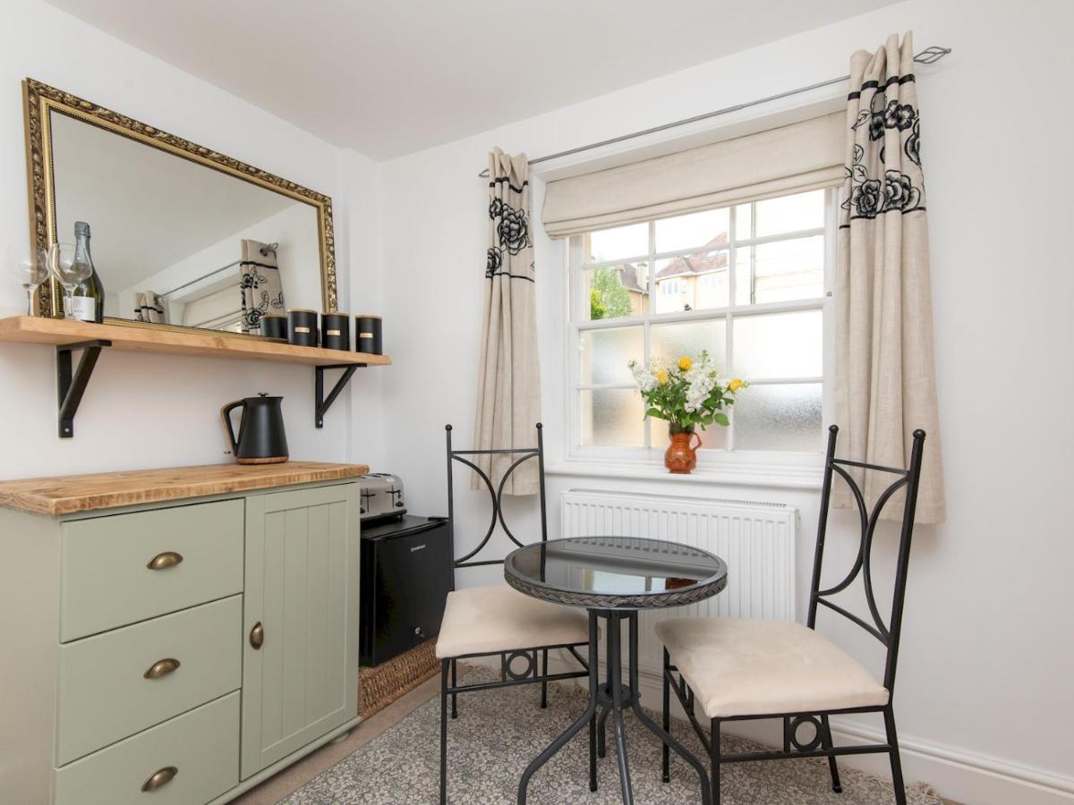 Pass The Keys Stylish 2 Bed Central Bath Apartment With Parking المظهر الخارجي الصورة